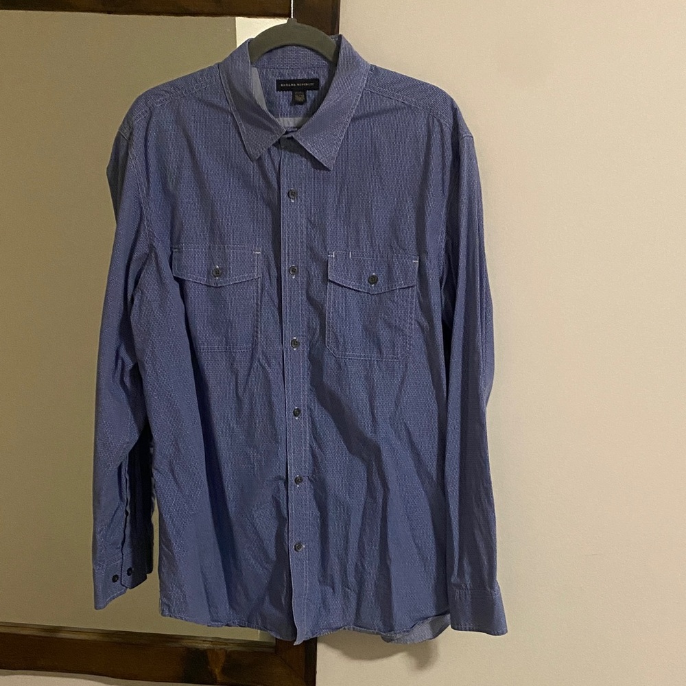 Banana Republic Men's Button-Down Shirt in Blue